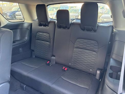 Used 2025 Nissan Pathfinder SV FWD image 31