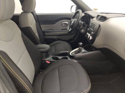 Used 2016 Kia Soul + FWD image 21