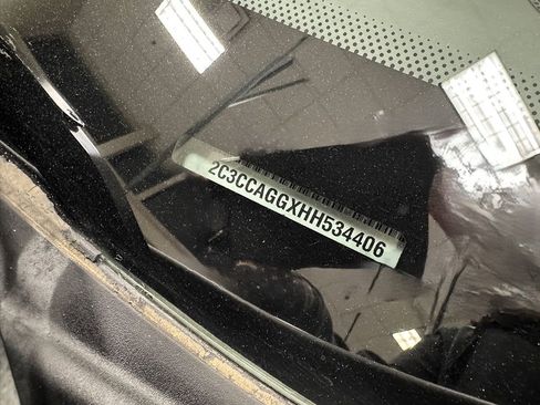 Used 2017 Chrysler 300 S image 77