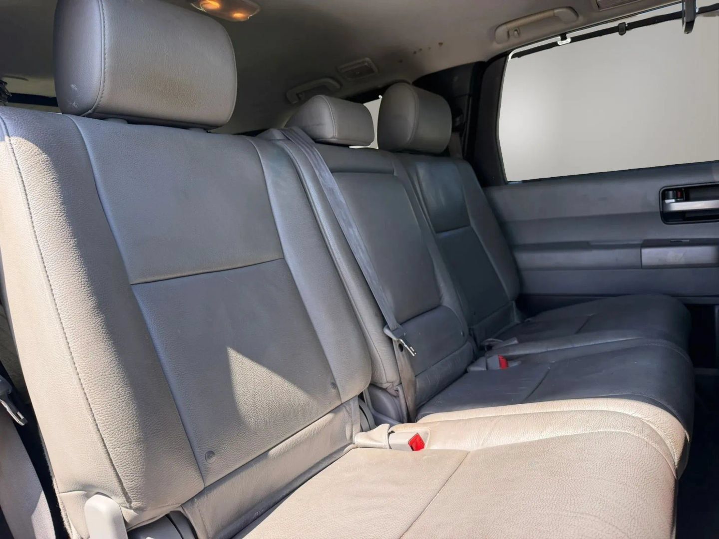 Used 2016 Toyota Sequoia Limited w/ Safety & Convenience Package AWD/4WD image 20