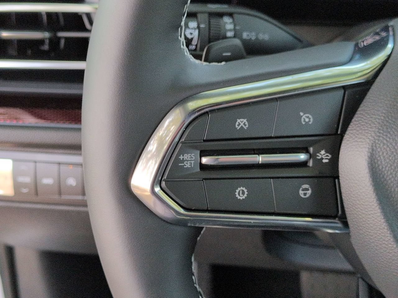 New 2026 Chevrolet Traverse Z71 w/ Enhanced Driving Package AWD/4WD image 12