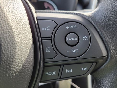 Used 2025 Toyota RAV4 LE image 23