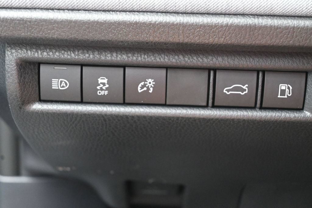 Used 2026 Toyota Camry LE FWD image 13