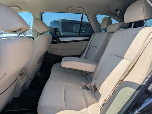 Used 2019 Subaru Outback 2.5i Premium AWD/4WD image 17