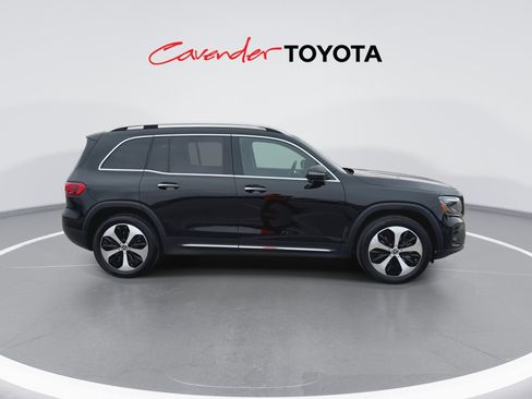 Used 2024 Mercedes-Benz GLB 250 image 9