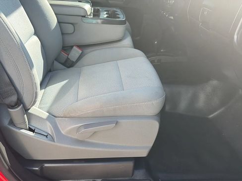 Used 2018 Chevrolet Silverado 1500 Custom AWD/4WD image 16