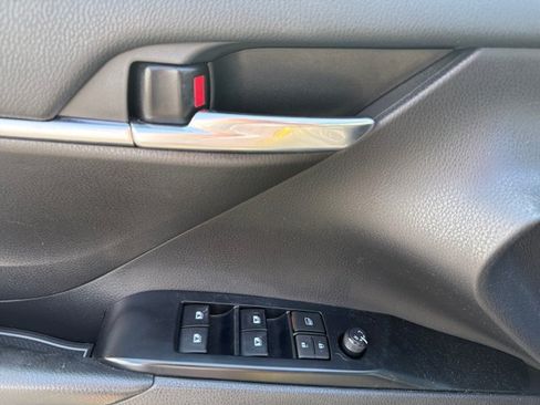 Used 2020 Toyota Camry LE FWD image 17