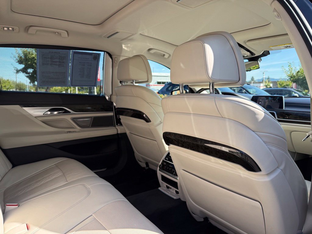 Used 2016 BMW 740i RWD image 19