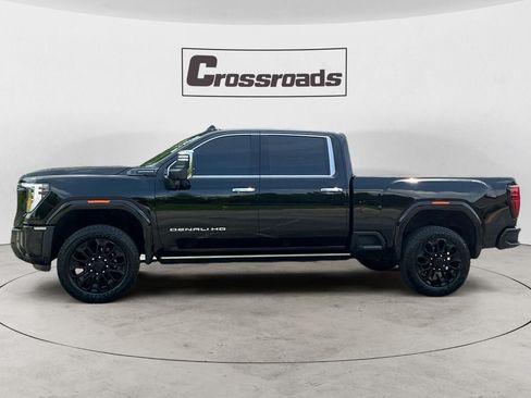 Used 2025 GMC Sierra 2500 Denali Ultimate AWD/4WD image 2