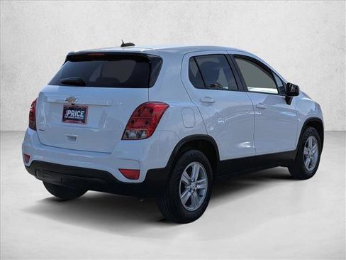 Used 2021 Chevrolet Trax LS w/ Tint and Cruise Package FWD image 5