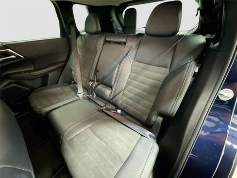 Used 2024 Mitsubishi Outlander FWD image 23