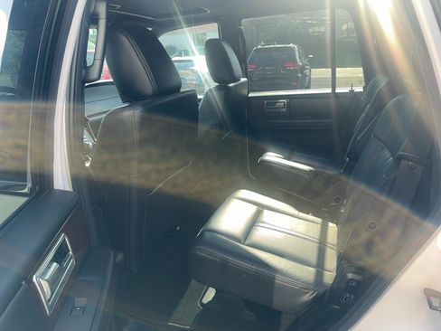 Used 2016 Lincoln Navigator Select AWD/4WD image 11