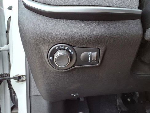 New 2025 Jeep Compass Sport image 25