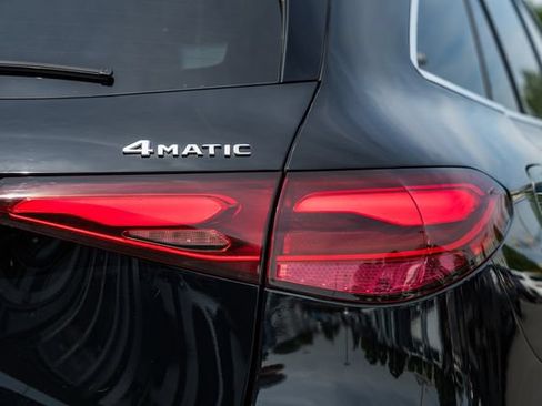 Used 2024 Mercedes-Benz GLC 300 4MATIC image 7