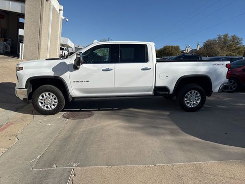 Used 2024 Chevrolet Silverado 2500 LTZ image 2
