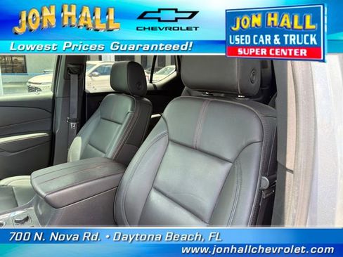Used 2023 Chevrolet Traverse RS FWD image 22