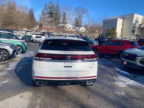 New 2026 Volkswagen Atlas Cross Sport SEL Premium R-Line image 5