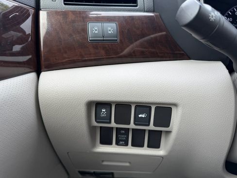 Used 2015 Nissan Quest SL image 29