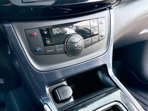 Used 2018 Nissan Sentra SR w/ Premium Package (P02) image 10
