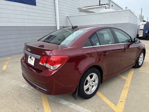 Used 2016 Chevrolet Cruze LT w/ Sun And Sound Package FWD image 3
