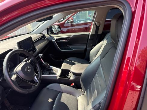 Used 2022 Toyota RAV4 XLE Premium FWD image 7