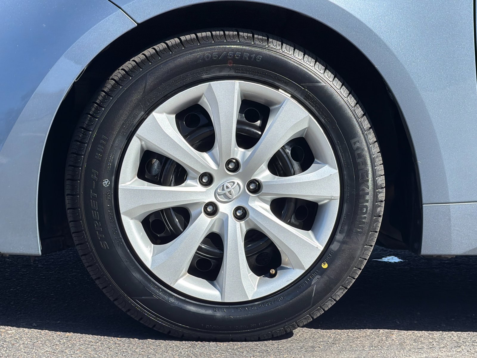 Used 2024 Toyota Corolla LE FWD image 21