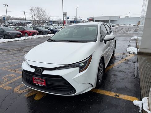 Used 2024 Toyota Corolla LE image 9