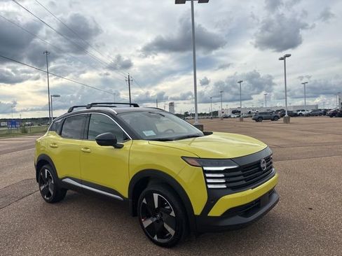 New 2026 Nissan Kicks SR image 5