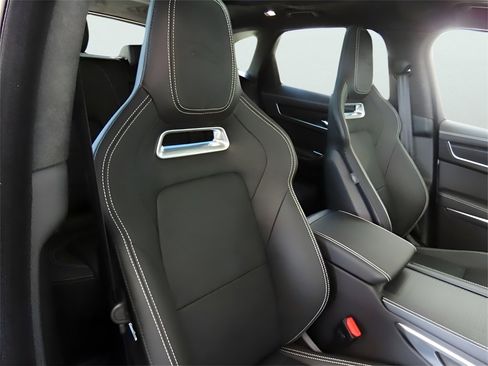 Used 2025 Jaguar F-PACE R-Dynamic S image 12