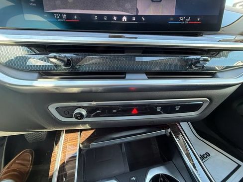 Used 2026 BMW X7 xDrive40i w/ Premium Package AWD/4WD image 34