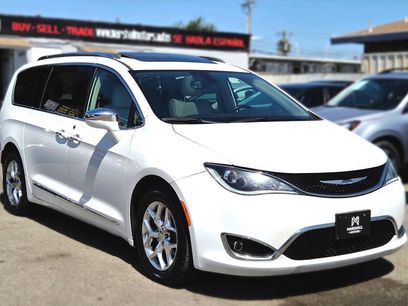 Used 2019 Chrysler Pacifica Limited