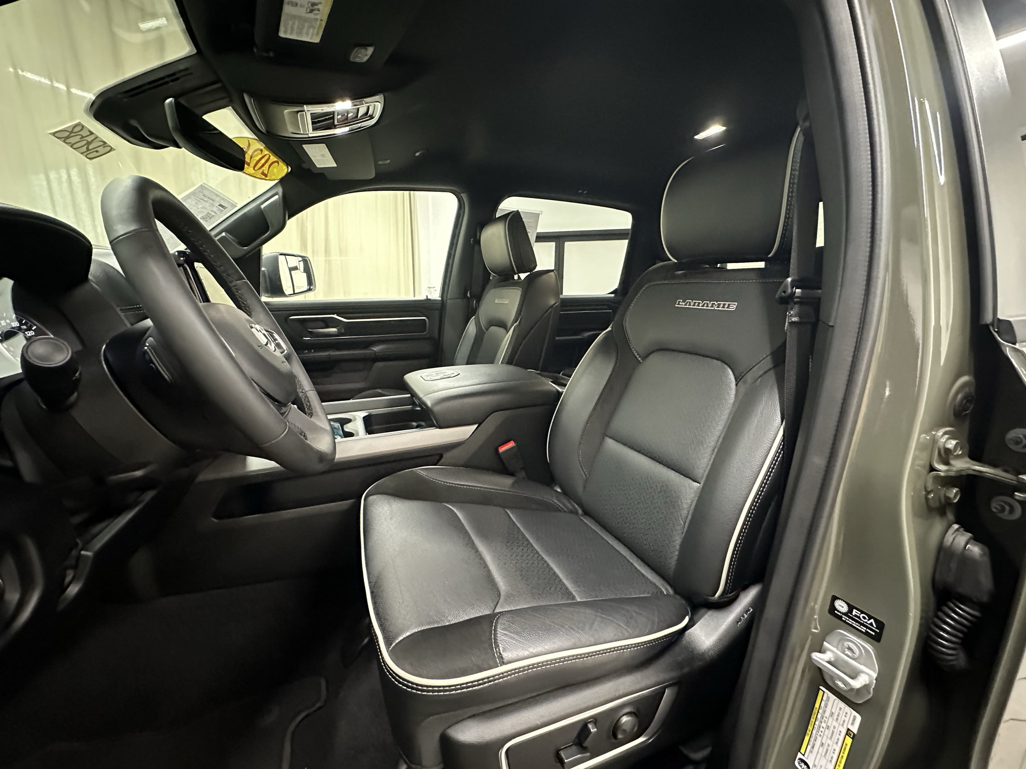 Used 2026 RAM 1500 Laramie AWD/4WD image 24