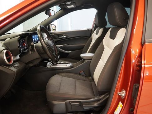 Used 2024 Chevrolet Trax RS FWD image 5