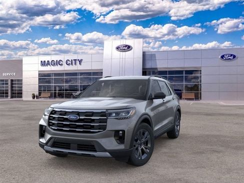 Used 2026 Ford Explorer Active w/ Active Comfort Package AWD/4WD image 2