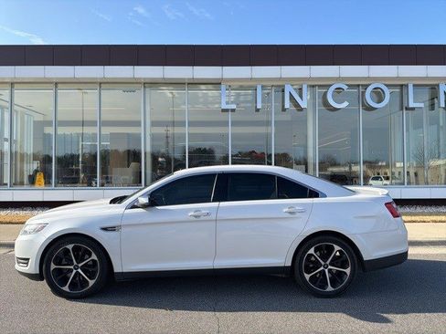 Used 2015 Ford Taurus Limited w/ Equipment Group 301A image 2