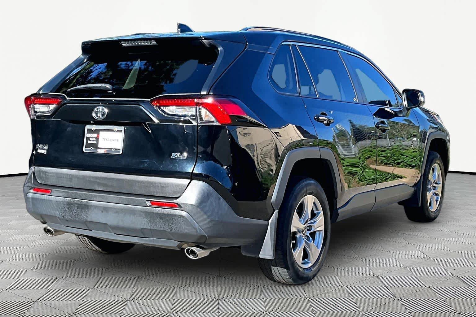 Certified 2022 Toyota RAV4 XLE FWD image 13