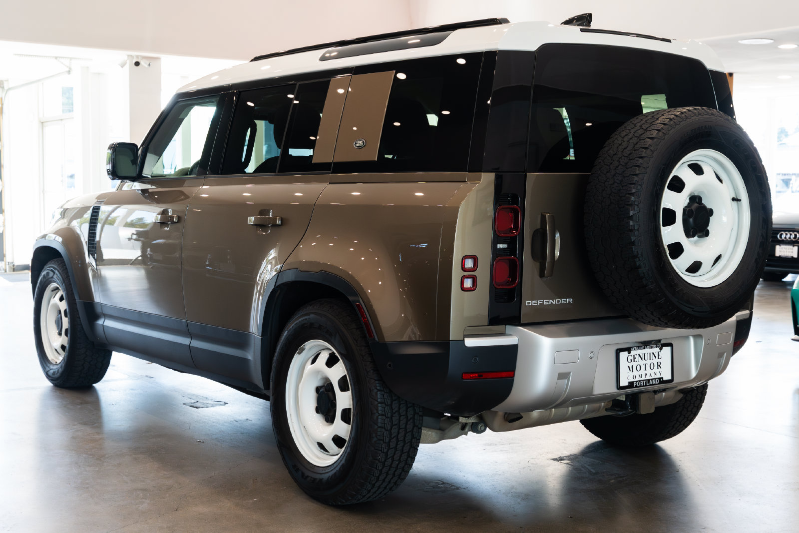 Used 2024 Land Rover Defender 110 S AWD/4WD image 6