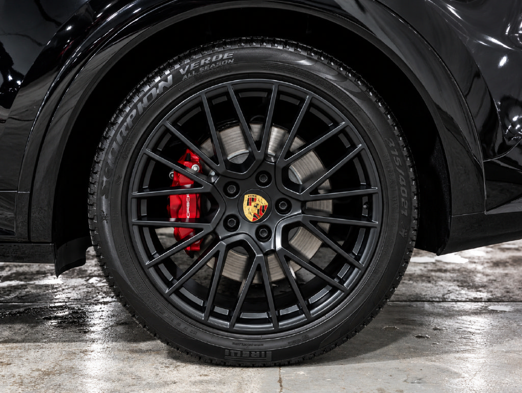 Used 2021 Porsche Cayenne GTS AWD/4WD image 42