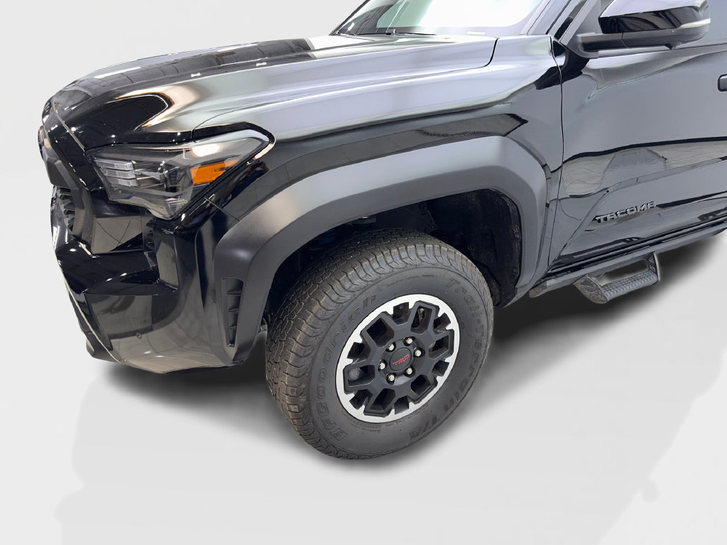 Used 2025 Toyota Tacoma TRD Off-Road w/ TRD Off Road Premium Package AWD/4WD image 20
