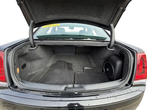 Used 2023 Chrysler 300 Touring L w/ Popular Equipment Group image 18