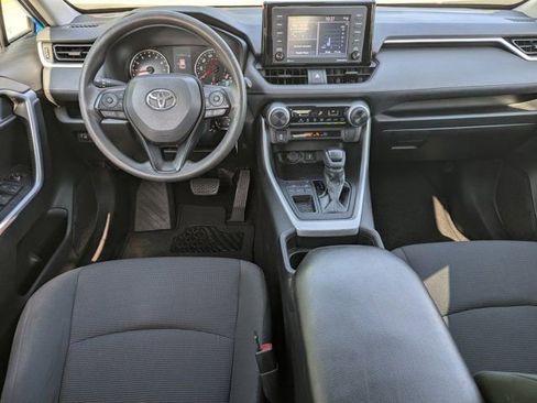 Used 2021 Toyota RAV4 LE image 19