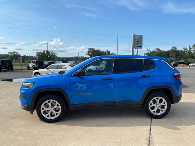 Used 2024 Jeep Compass Sport AWD/4WD image 10