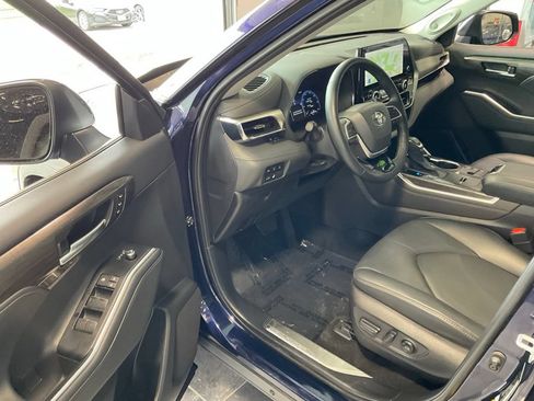 Used 2023 Toyota Highlander Platinum AWD/4WD image 8