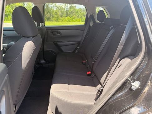 Used 2024 Nissan Rogue S FWD image 12