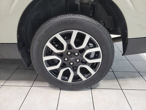 Used 2024 Ford Maverick Lariat AWD/4WD image 44