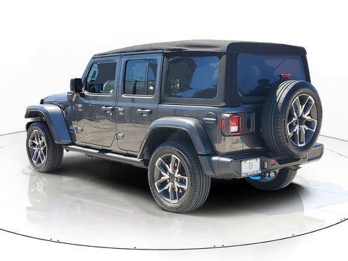 Used 2024 Jeep Wrangler Unlimited AWD/4WD image 3