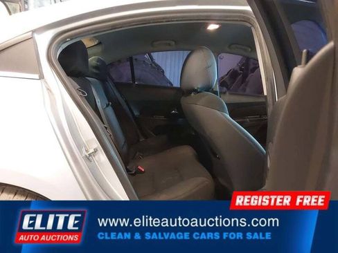 Used 2014 Chevrolet Cruze LT image 15