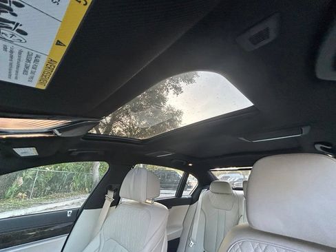Used 2022 BMW 740i w/ M Sport Package RWD image 11