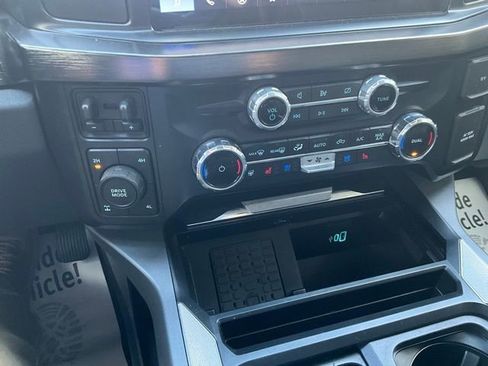 Used 2024 Ford F250 Lariat w/ Black Appearance Package image 13