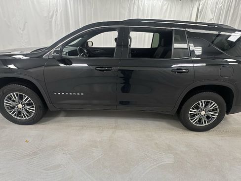 Used 2024 Chevrolet Traverse LT AWD/4WD image 6